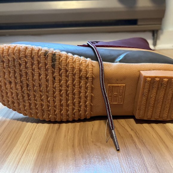 Lands' End Women's duck boots, Maroon, Sz 9B LIKE NEW (worn only once!) - Picture 4 of 5